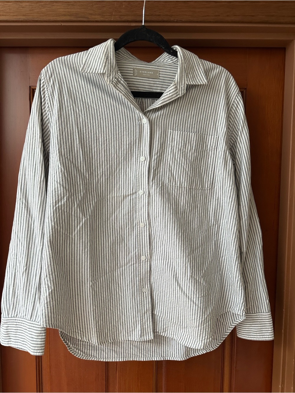 Everlane 100% organic cotton Striped Oxford Button-Up Shirt in Ivory & Gray